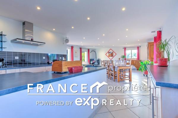 Maison de qualité avec piscine et vue dominante sur les Pyrénées