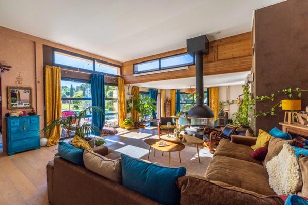 Maison de prestige en bois "coup de cœur" 6 pièces AIX EN PROVENCE - Nord (13090)