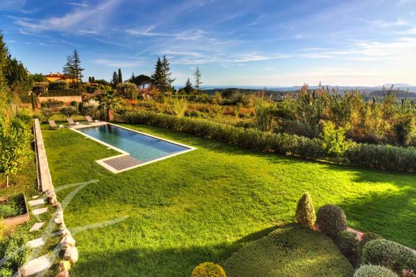 Maison en pierres au style contemporain à louer à Vence