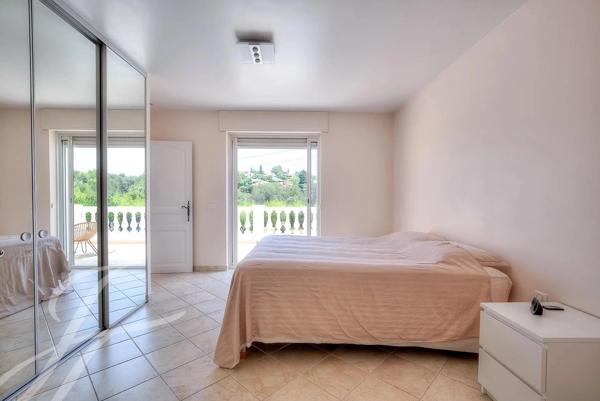 Roquefort-les-Pins - Belle villa dans domaine prisé