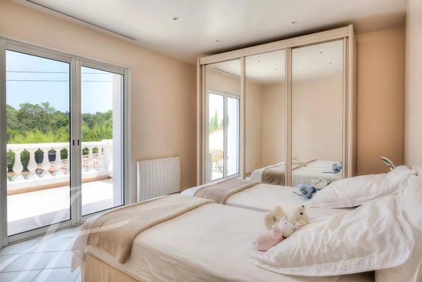 Roquefort-les-Pins - Belle villa dans domaine prisé