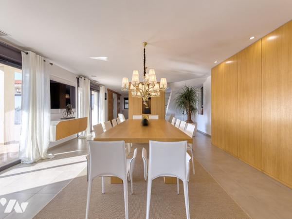 Maison d'architecte de 200 m2 et deux appartements indépendants  sur un terrain de 1600 m2