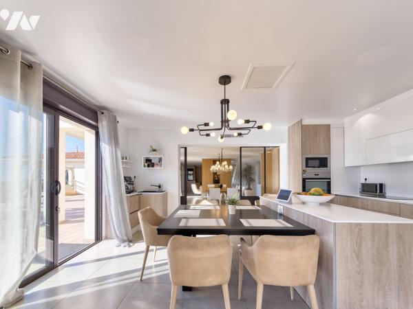 Maison d'architecte de 200 m2 et deux appartements indépendants  sur un terrain de 1600 m2