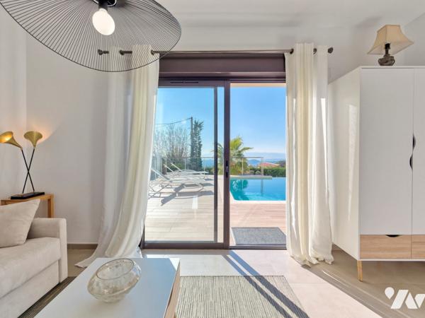 Maison d'architecte de 200 m2 et deux appartements indépendants  sur un terrain de 1600 m2