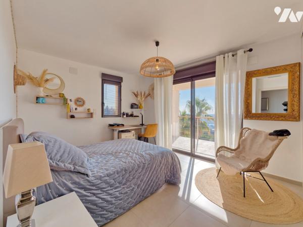 Maison d'architecte de 200 m2 et deux appartements indépendants  sur un terrain de 1600 m2