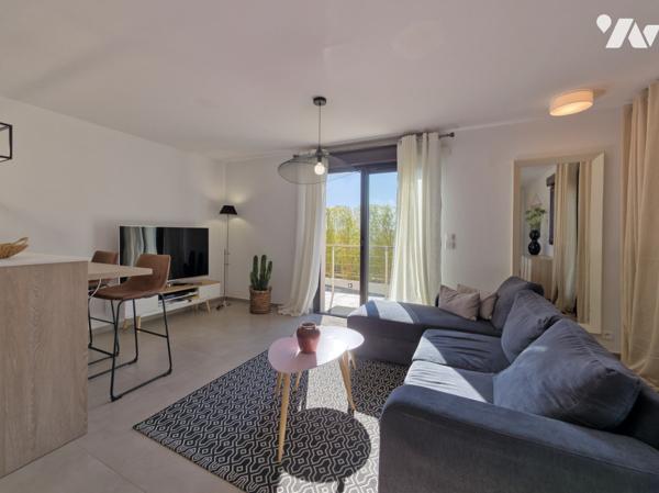 Maison d'architecte de 200 m2 et deux appartements indépendants  sur un terrain de 1600 m2