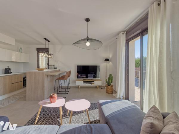 Maison d'architecte de 200 m2 et deux appartements indépendants  sur un terrain de 1600 m2