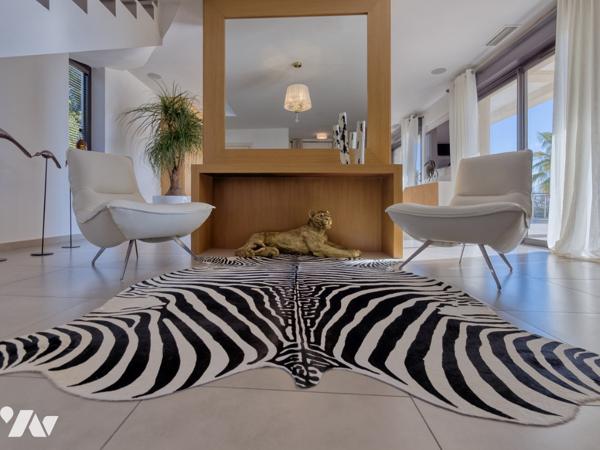 Maison d'architecte de 200 m2 et deux appartements indépendants  sur un terrain de 1600 m2