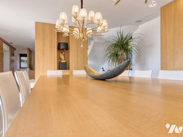 Maison d'architecte de 200 m2 et deux appartements indépendants  sur un terrain de 1600 m2