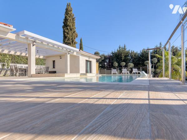 Maison d'architecte de 200 m2 et deux appartements indépendants  sur un terrain de 1600 m2