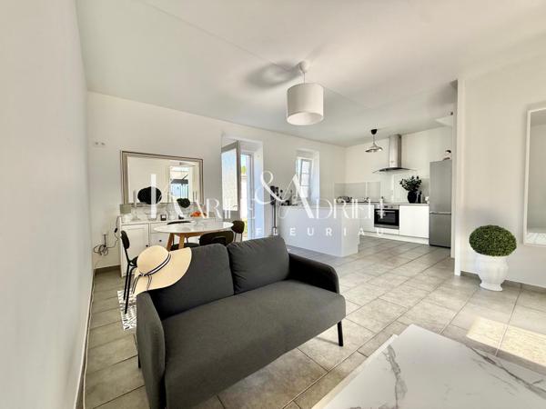 Maison 2 chambres, véranda, garage et jardin