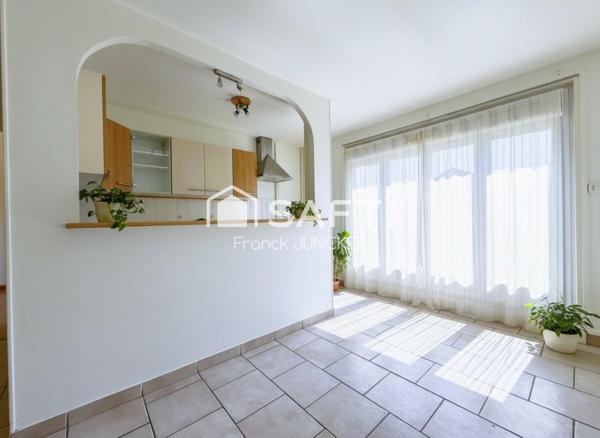 Appartement T2  Rez-de-chaussée avec Cave et Parking .