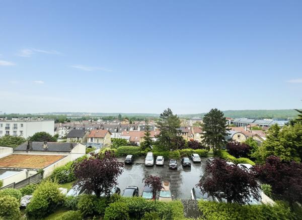 VERSAILLES POCHEFONTAINE 85m² balcon parkings cave
