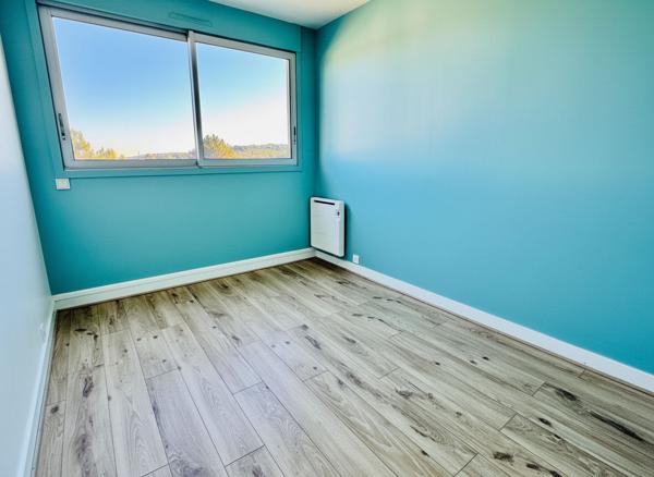 VERSAILLES POCHEFONTAINE 85m² balcon parkings cave