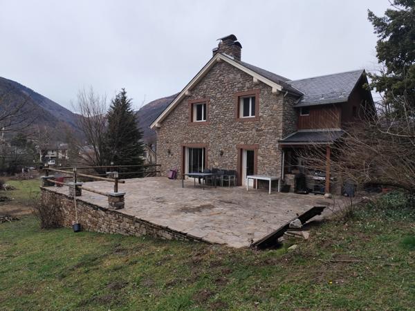 Saint-Mamet (31110) Maison de caractère de 240 m² proche Bagnères de Luchon