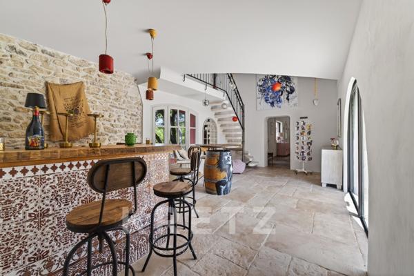 Hacienda contemporaine dans un écrin de verdure entre Nîmes et Montpellier