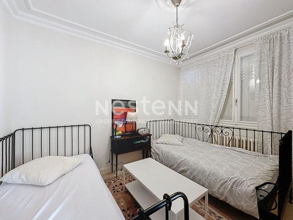 À Blois, bel appartement lumineux de 74 m² avec balcon, 3 chambres et vue dégagée. Idéal résidence principale ou investissement locatif rentable.
