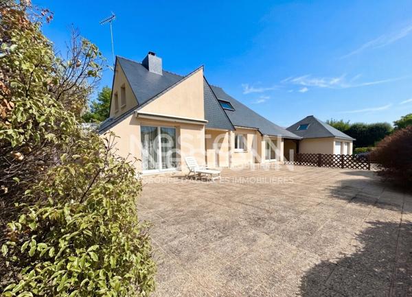 A VENDRE Baden secteur calme entre mer et bourg Maison contemporaine 7 pièces 3 960 m² de terrain double garage