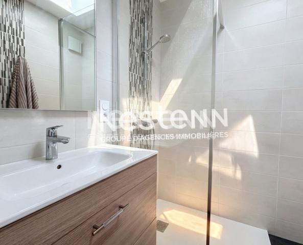 A VENDRE Baden secteur calme entre mer et bourg Maison contemporaine 7 pièces 3 960 m² de terrain double garage