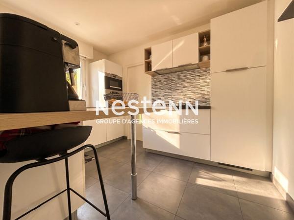 A VENDRE Baden secteur calme entre mer et bourg Maison contemporaine 7 pièces 3 960 m² de terrain double garage