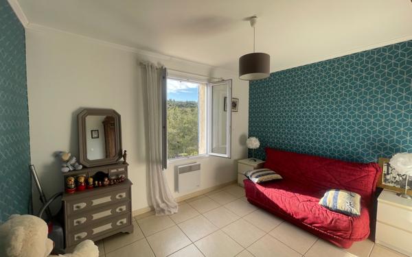 Maison à vendre    5 pièces •  Nîmes