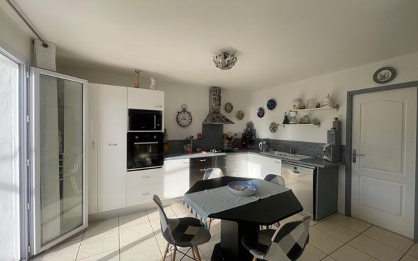 Maison à vendre    5 pièces •  Nîmes