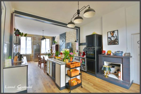 Charmante Maison de Ville en Pierre avec Studio Indépendant et Jardin à Sainte-Foy-la-Grande