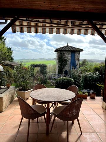 Maison de village en pierre avec gîte attenant entièrement rénovés & petit jardin proche de FLEURANCE (32)