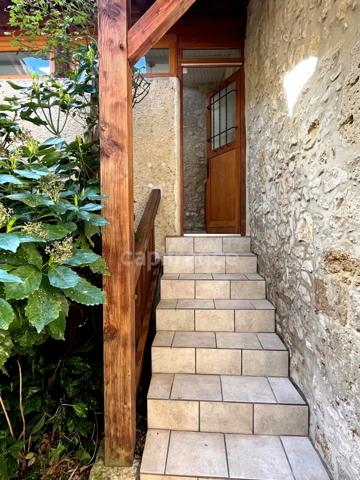 Maison de village en pierre avec gîte attenant entièrement rénovés & petit jardin proche de FLEURANCE (32)