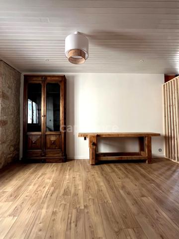 Maison de village en pierre avec gîte attenant entièrement rénovés & petit jardin proche de FLEURANCE (32)