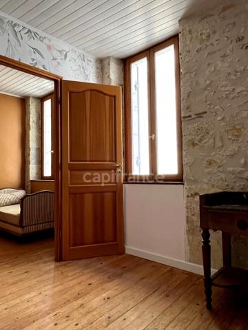 Maison de village en pierre avec gîte attenant entièrement rénovés & petit jardin proche de FLEURANCE (32)