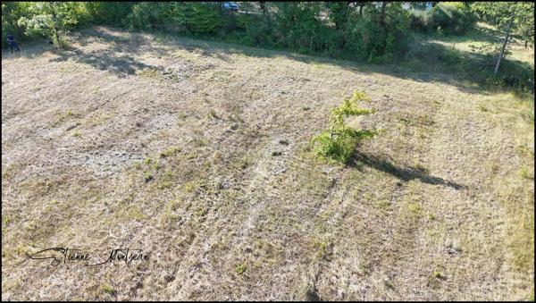 Terrain constructible 2700 m² Viabilisé, borné, étude de sol disponible