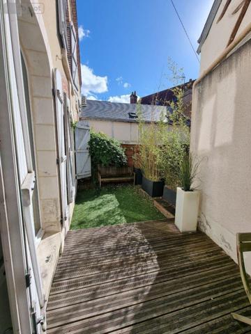 Maison de ville à vendre à Romorantin-Lanthenay dans le Loir-et-Cher (41200), ref : 41036/3105   
centre-ville