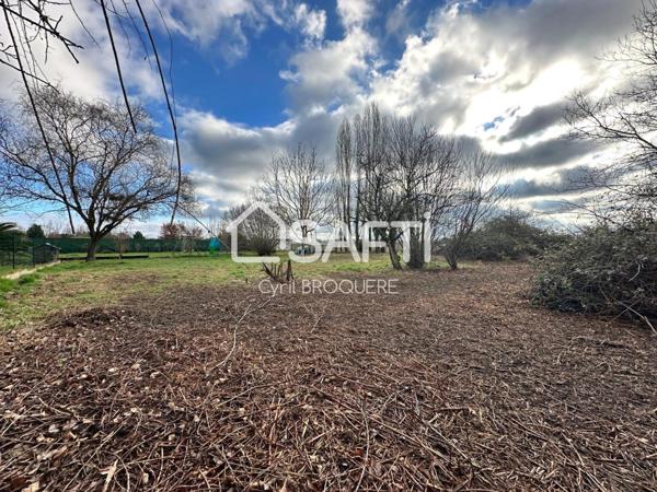 Beau terrain à bâtir de 800m2