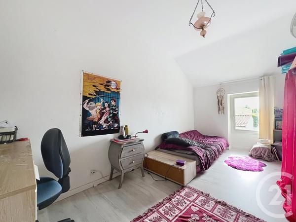 Maison à vendre  5 pièces - 107,06 m 2   ECHILLAIS  - 17