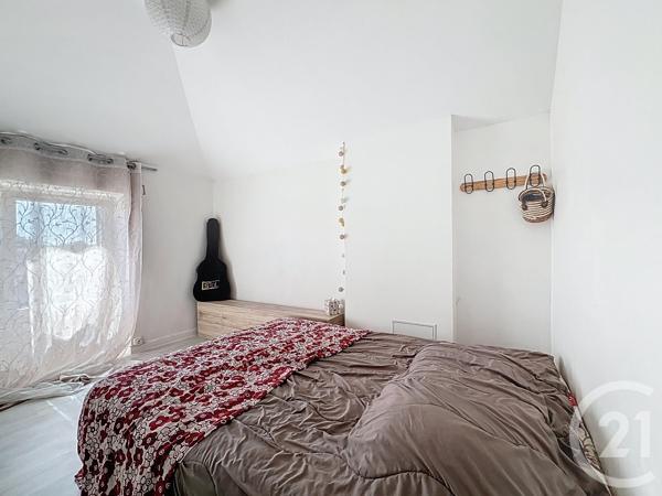 Maison à vendre  5 pièces - 107,06 m 2   ECHILLAIS  - 17