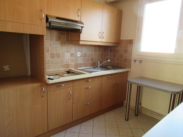 T3 ASCENSEUR CENTRE VILLE PARKING CAVE