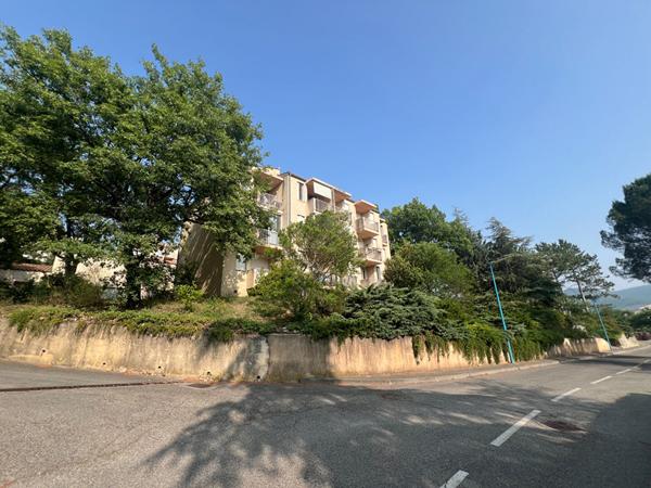 Studio avec loggia/véranda