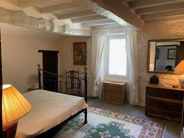 Mauvezin (32120) MAISON PRIVÉE EN PIERRE, CACHÉE DANS SON PROPRE BOIS, AVEC PISCINE ET COURT DE TENNIS