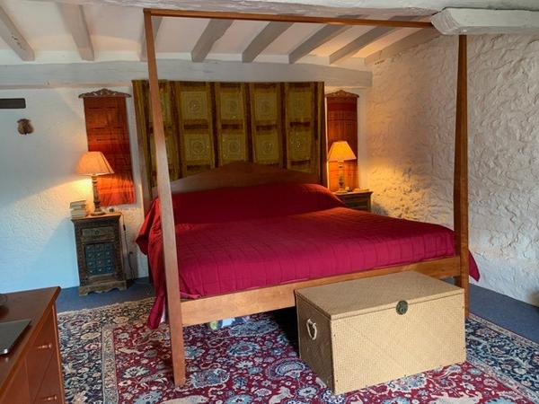 Mauvezin (32120) MAISON PRIVÉE EN PIERRE, CACHÉE DANS SON PROPRE BOIS, AVEC PISCINE ET COURT DE TENNIS