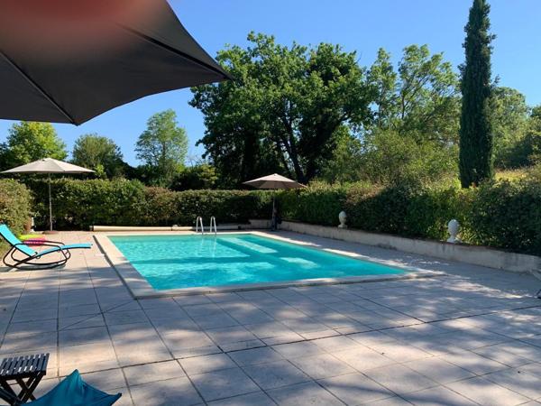 Mauvezin (32120) MAISON PRIVÉE EN PIERRE, CACHÉE DANS SON PROPRE BOIS, AVEC PISCINE ET COURT DE TENNIS