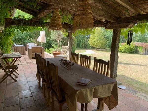 Mauvezin (32120) MAISON PRIVÉE EN PIERRE, CACHÉE DANS SON PROPRE BOIS, AVEC PISCINE ET COURT DE TENNIS
