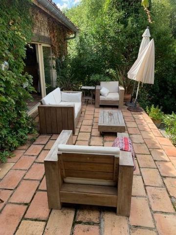 Mauvezin (32120) MAISON PRIVÉE EN PIERRE, CACHÉE DANS SON PROPRE BOIS, AVEC PISCINE ET COURT DE TENNIS