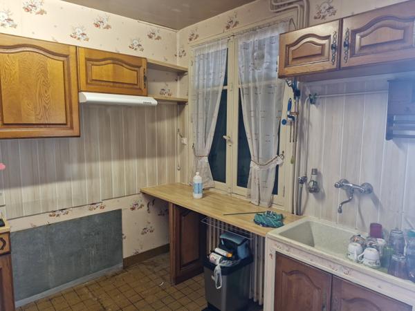 ENSEMBLE IMMOBILIER : MAISON et 2 APPARTEMENTS