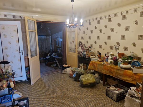ENSEMBLE IMMOBILIER : MAISON et 2 APPARTEMENTS