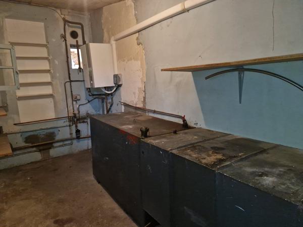 ENSEMBLE IMMOBILIER : MAISON et 2 APPARTEMENTS