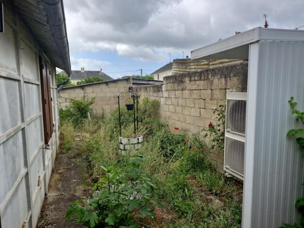 ENSEMBLE IMMOBILIER : MAISON et 2 APPARTEMENTS