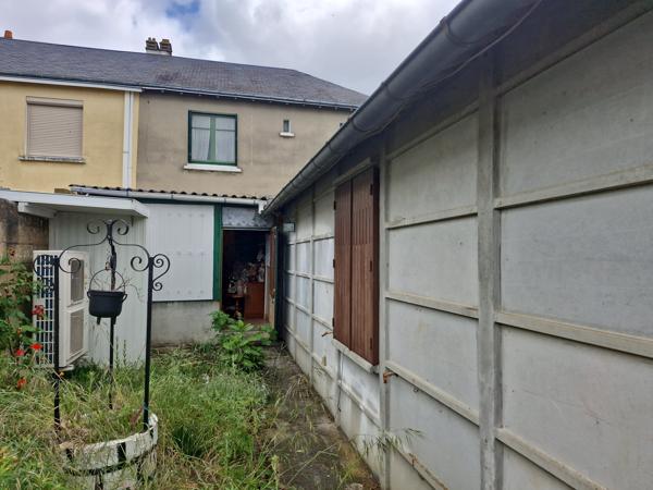 ENSEMBLE IMMOBILIER : MAISON et 2 APPARTEMENTS
