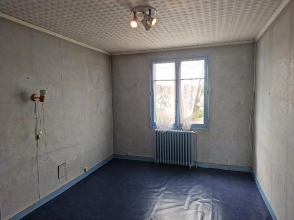 ENSEMBLE IMMOBILIER : MAISON et 2 APPARTEMENTS