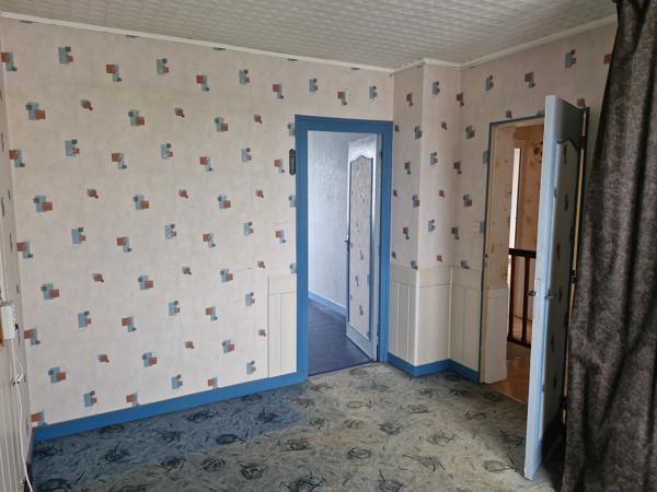 ENSEMBLE IMMOBILIER : MAISON et 2 APPARTEMENTS